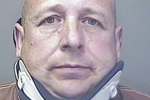 Alan Knight e a mulher foram condenados a penas de prisão por burla e obstrução à Justiça