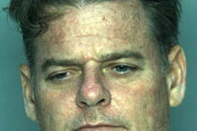 Casal é apanhado a fazer sexo com cão polícia 