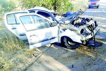 Carro ficou destruído na berma da EN255-1, Moura