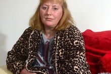 Viola mulher e tortura-a com chave de fendas durante dois dias