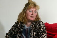 Viola mulher e tortura-a com chave de fendas durante dois dias