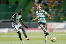 Adrien tem sido titular mas tem sido sempre substituído