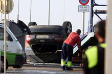 Audi A3 em que seguiam os terroristas que atacaram em Cambrils, a 110 km de Barcelona. Foram todos abatidos