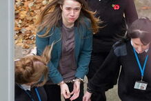 Gayle Newland fazia-se passar por um homem para ter sexo com a vítima