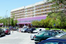 Jovem foi levada ao hospital Garcia de Orta e operada de urgência 