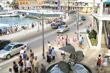 Muitas sociedades têm fiduciários e uma complexa teia de ligações que acaba em paraísos fiscais, como as Caimão   