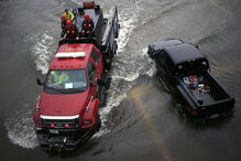 Chuva que caiu em Houston, no Texas, atingiu em quatro dias a altura de 127 centímetros