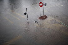 Chuva que caiu em Houston, no Texas, atingiu em quatro dias a altura de 127 centímetros