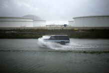 Chuva que caiu em Houston, no Texas, atingiu em quatro dias a altura de 127 centímetros