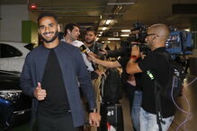 Douglas já está em Lisboa para representar o Benfica