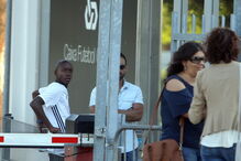 Filho de Madonna no Seixal acompanhado por um guarda-costas