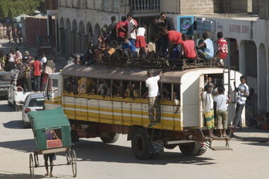 Madagáscar, Soavinandriana, Herilalatiana Andrianarisaona, France-Presse, Antananarivo, Ankazobe, Mahajanga, acidentes e desastres, acidentes de transporte, acidente rodoviário