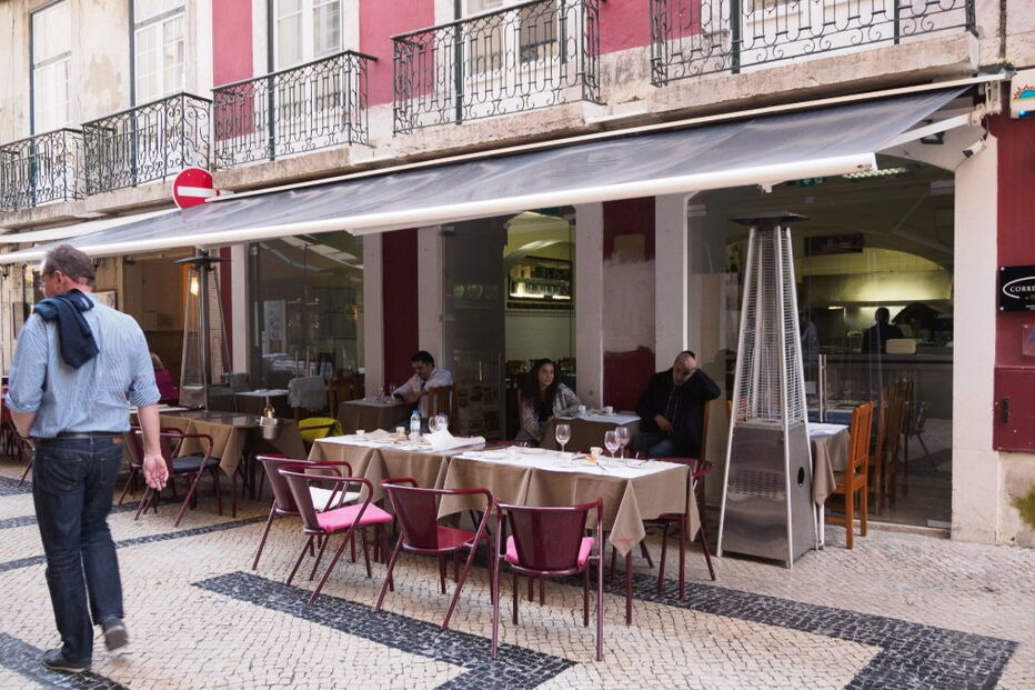 Restaurante lisboeta acusado de enganar clientes com contas exorbitantes