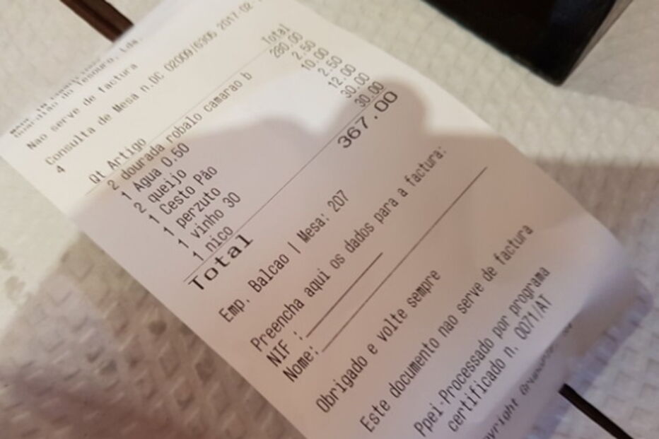 Restaurante lisboeta acusado de enganar clientes com contas exorbitantes