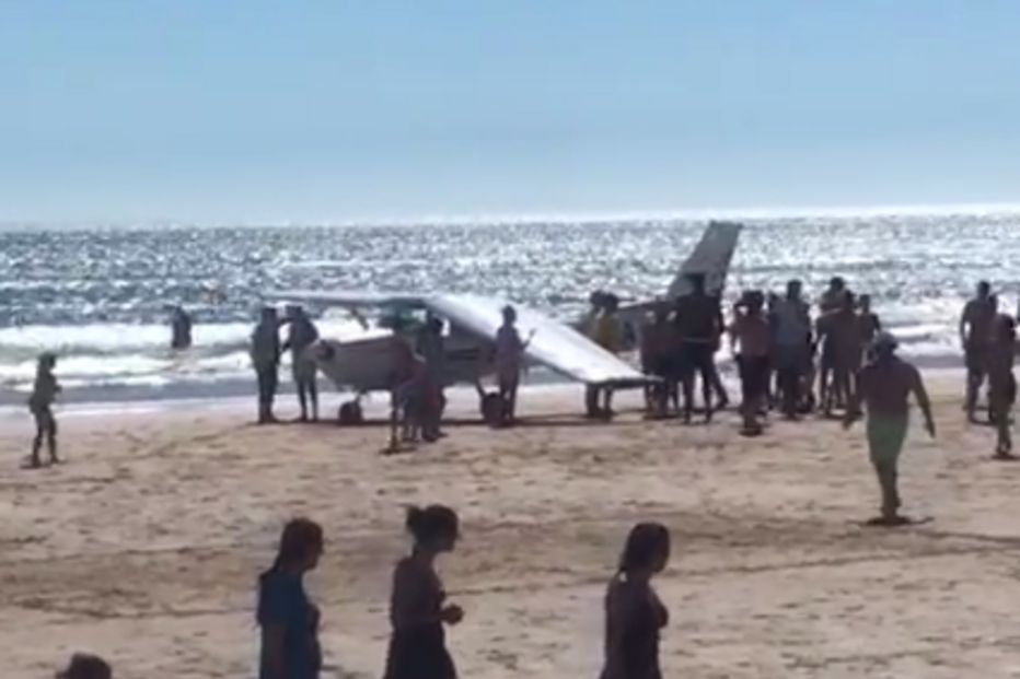 Avião ligeiro aterra de emergência em Almada