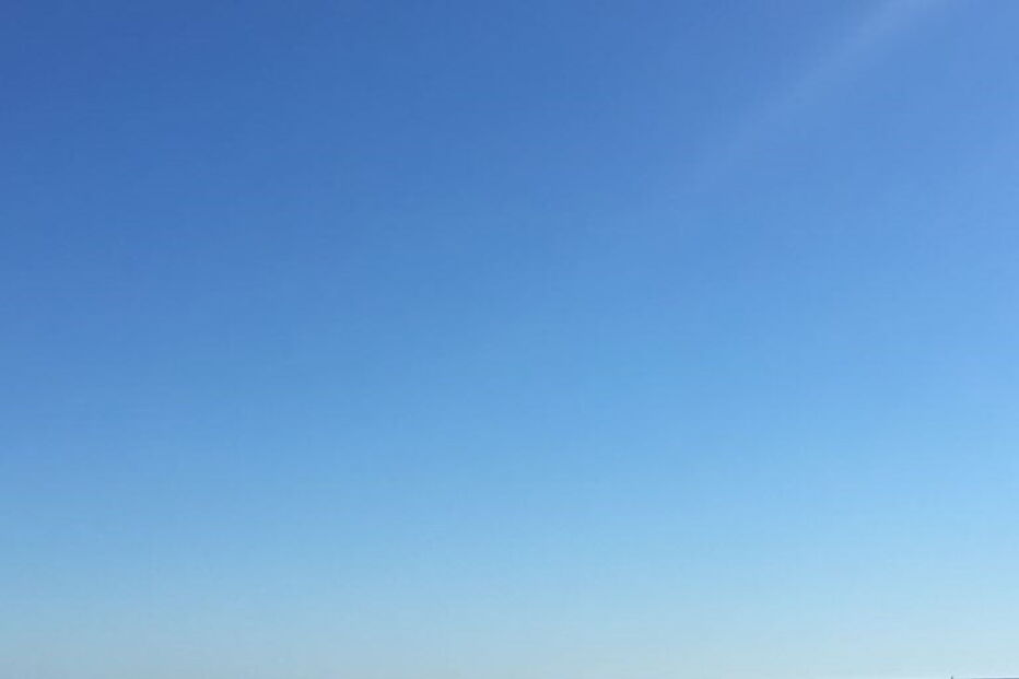 Avião ligeiro aterra de emergência em Almada