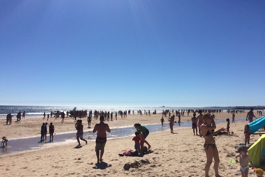 Avião ligeiro atinge mortalmente duas pessoas na Caparica