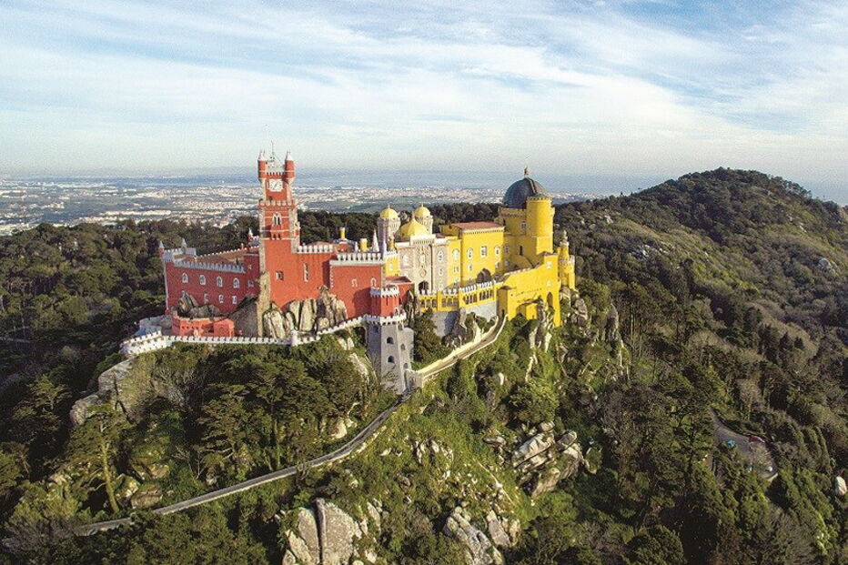 Palácio de Sintra, Parques de Sintra, Parque, Palácio de Monserrate, Palácio de Queluz, Castelo dos Mouros, Palácio da Pena, Edla, Convento dos Capuchos, Chalet Condessa
