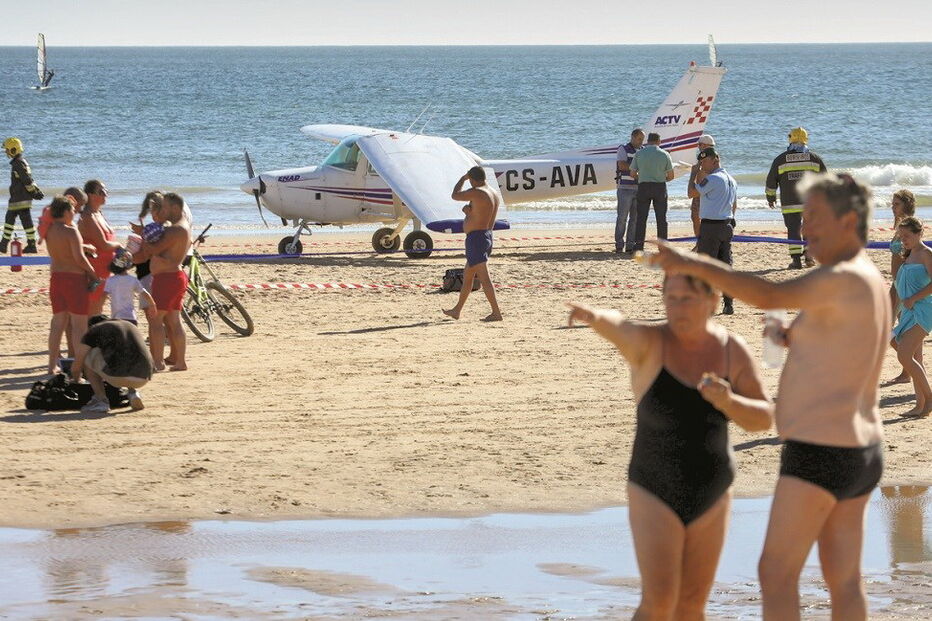 Sofia e José Lima foram atingidos mortalmente pela avioneta na praia de S. João da Caparica