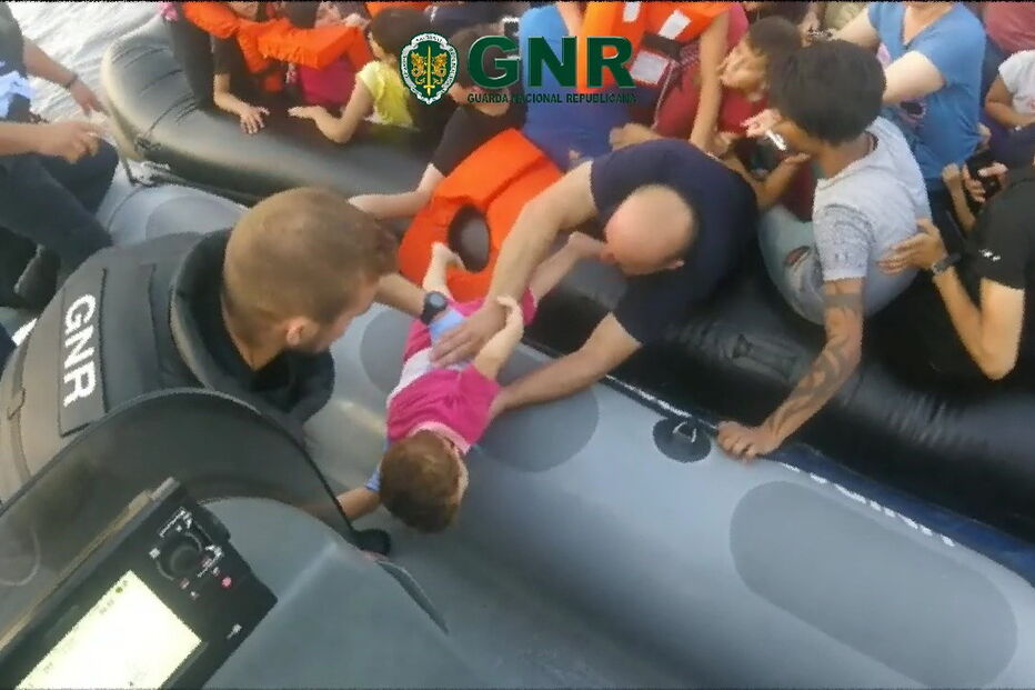 GNR resgata migrantes ao largo da Grécia