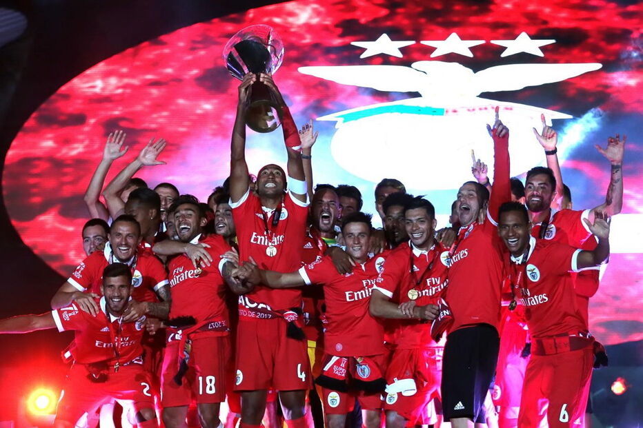 Benfica celebra conquista da Supertaça Cândido de Oliveira