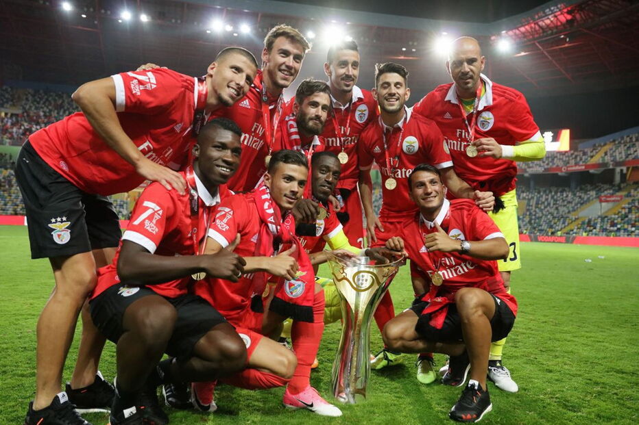 Benfica celebra conquista da Supertaça Cândido de Oliveira