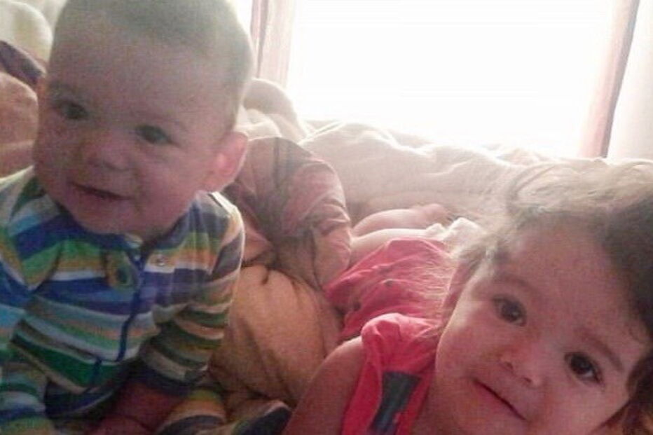 Cynthia deixou os filhos bebés à morte dentro de um carro