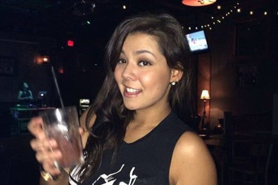 Cynthia deixou os filhos bebés à morte dentro de um carro