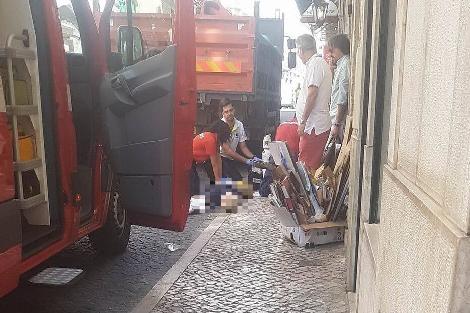 Homem com 50 anos foi atropelado por camião em Lisboa