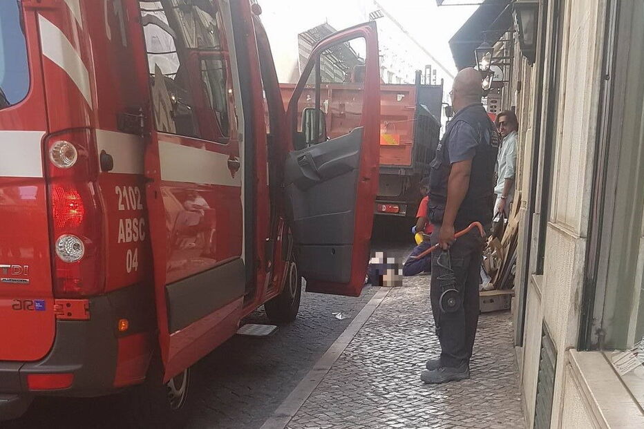 Homem com 50 anos foi atropelado por camião em Lisboa