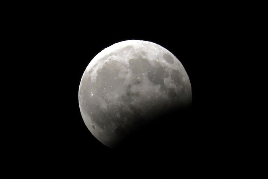 Eclipse parcial da Lua