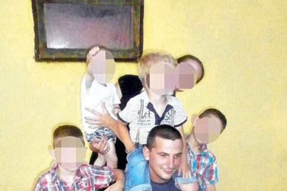 Angelina Stefanovica foi raptada, violada e depois morta por um vizinho, que foi fotografado numa festa de anos com a criança