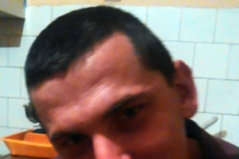 Angelina Stefanovica foi raptada, violada e depois morta por um vizinho, que foi fotografado numa festa de anos com a criança