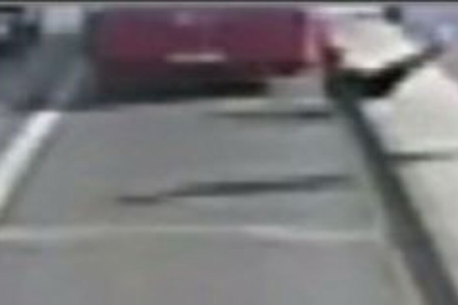 Homem empurrou mulher para a frente de um autocarro que passava