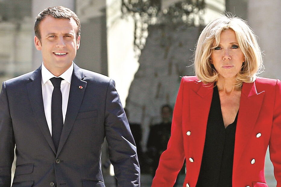 Macron (na foto com a mulher, Brigitte) prometeu na campanha eleitoral criar em França o estatuto de primeira-dama  