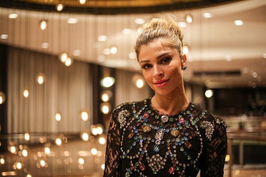 Grazi Massafera foi fotografada enquanto gravava cenas de sexo com o ator Rafael Cardoso