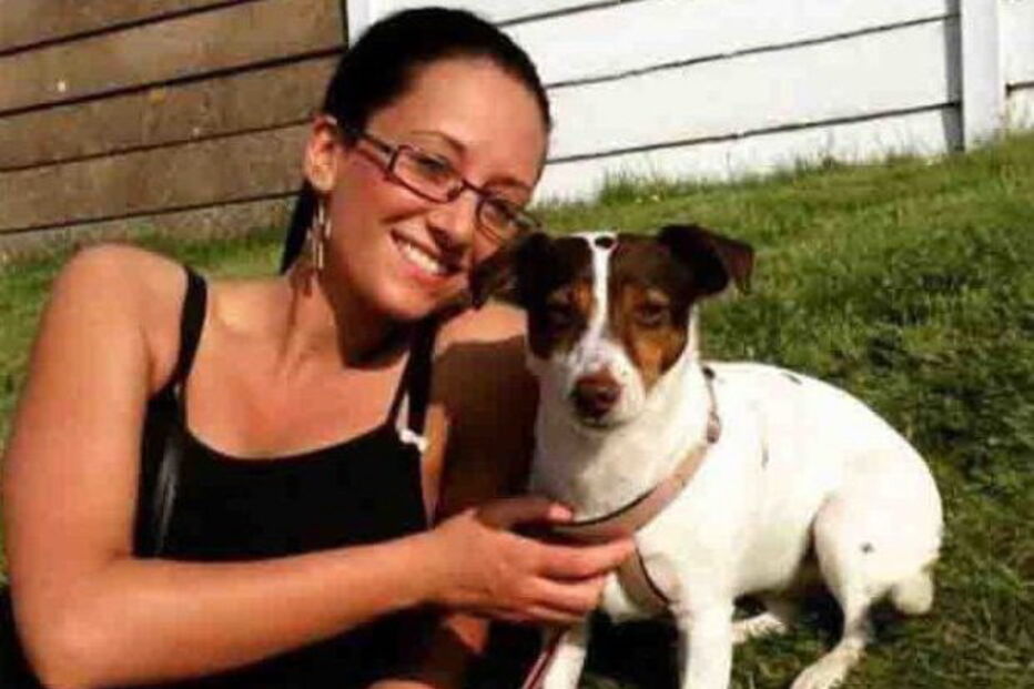 Cadela ‘Smudge’ foi morta a pontapé