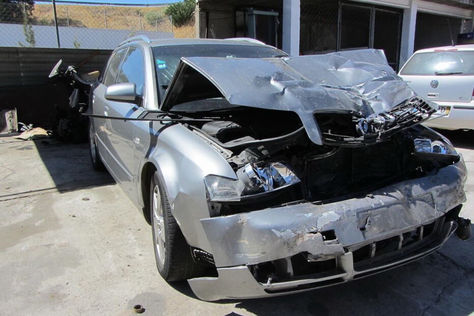 Carro acidentado