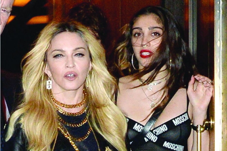 Madonna e Lourdes Maria