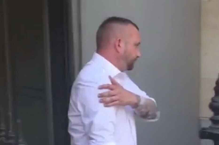 Vai preso por fazer sexo com o cão de um amigo