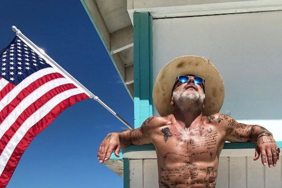 Gianluca mostra luxos nas redes sociais