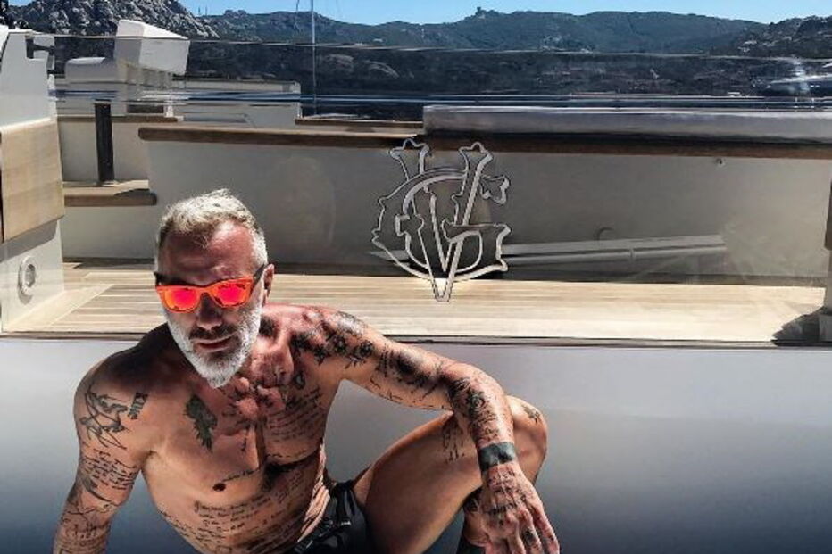 Gianluca mostra luxos nas redes sociais