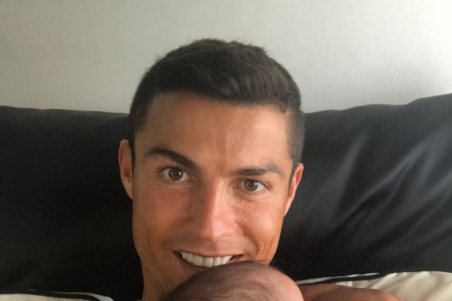 Cristiano Ronaldo com a filha Eva 