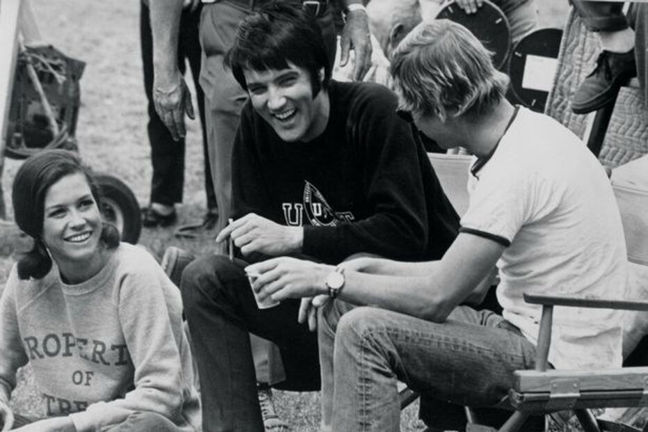 Gillian G. Gaar mostra fotografias inéditas de Elvis Presley no livro 'Elvis: A Lenda'