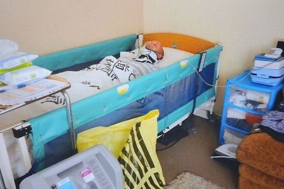 Alan Knight e a mulher foram condenados a penas de prisão por burla e obstrução à Justiça