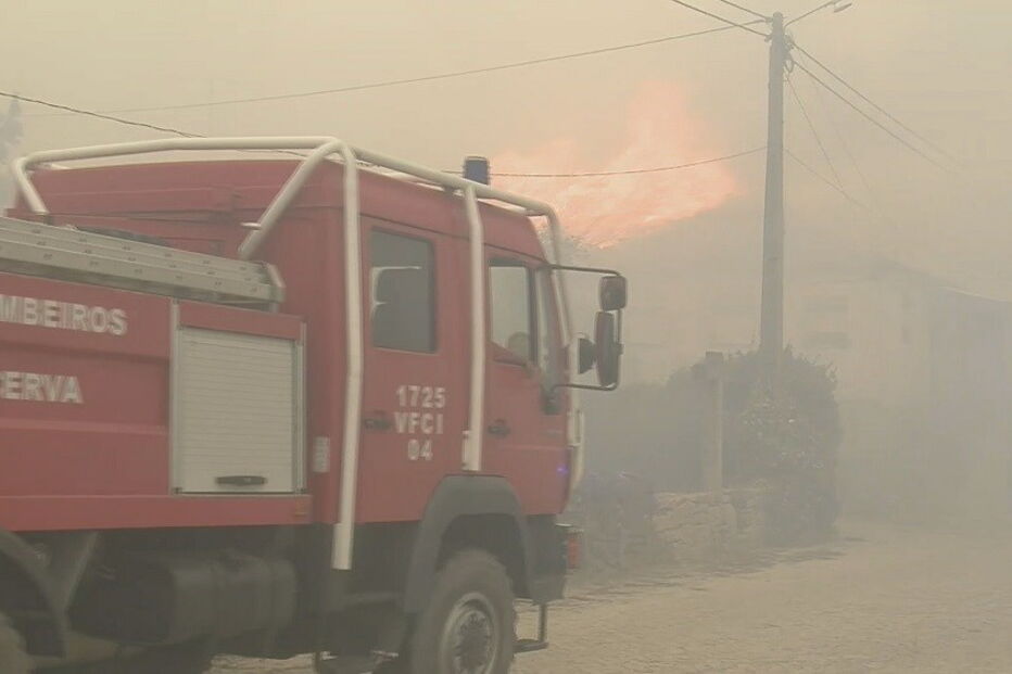 Incêndio em Vila Real destrói casa