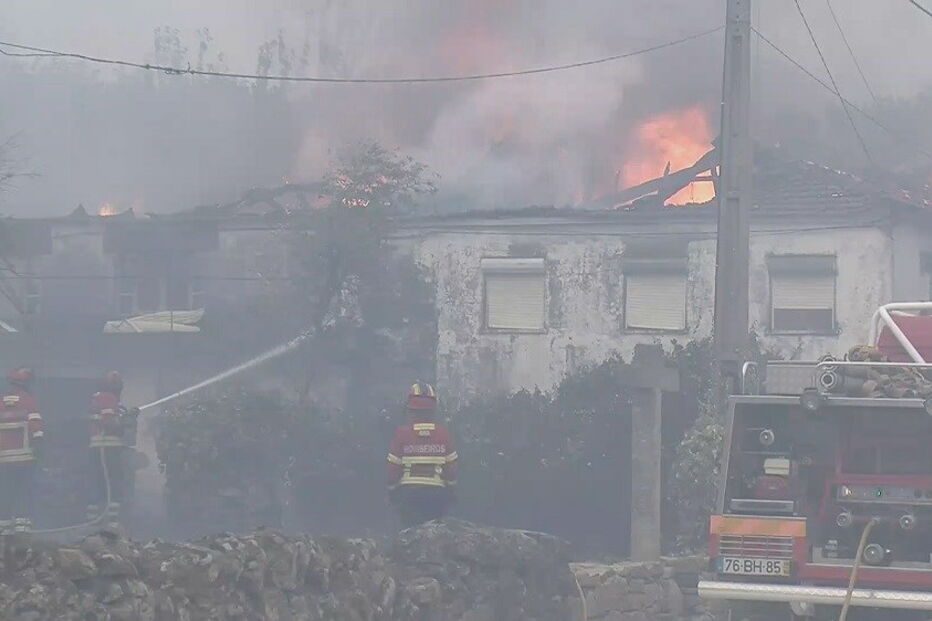 Incêndio em Vila Real destrói casa