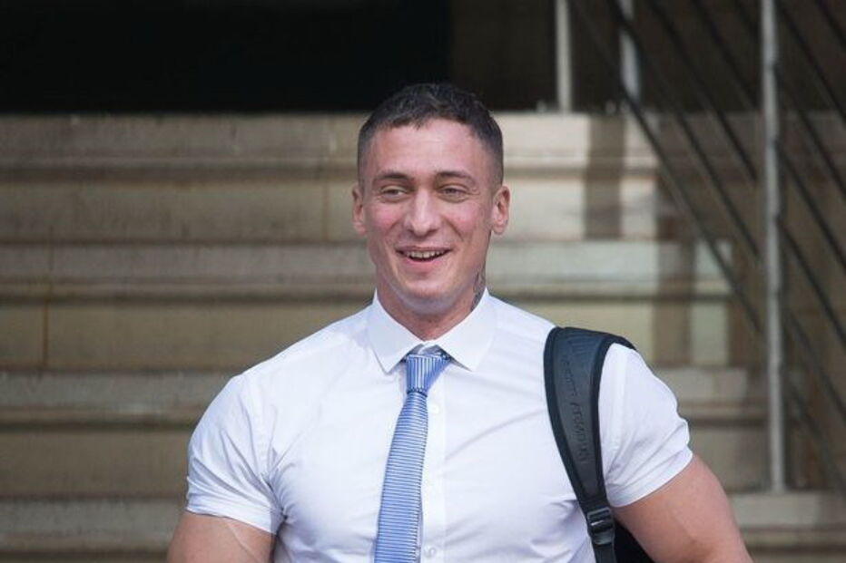 Mulher transgénero estrangulada e agredida por personal trainer