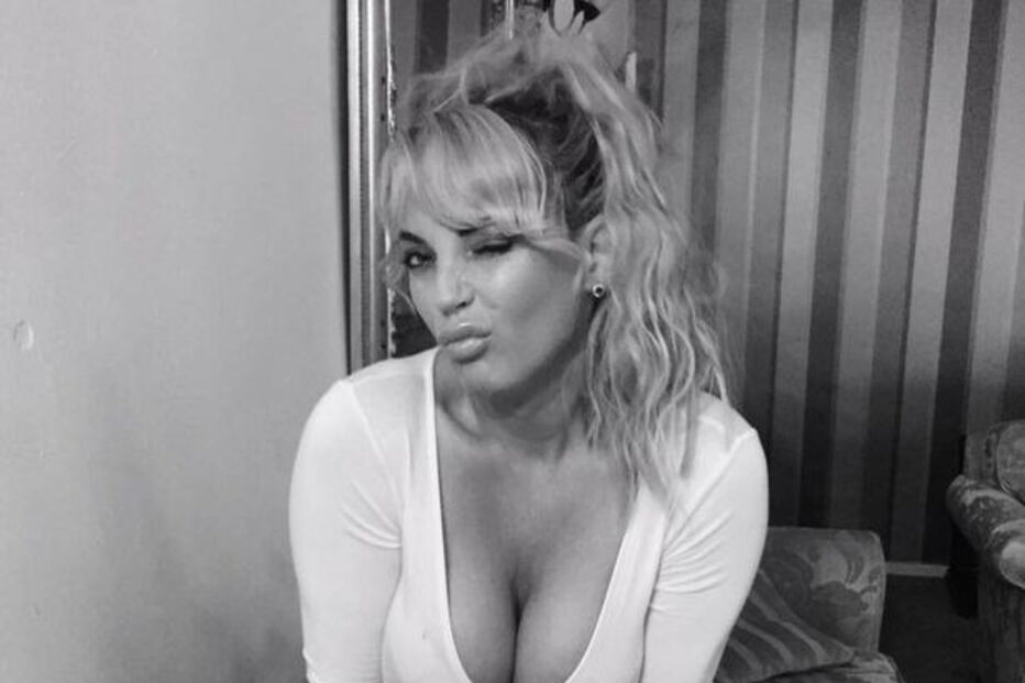 Mulher transgénero estrangulada e agredida por personal trainer