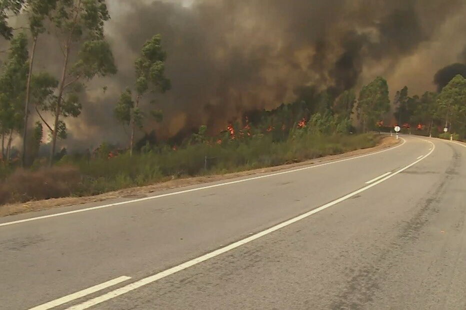 Incêndio obriga a corte de EN2